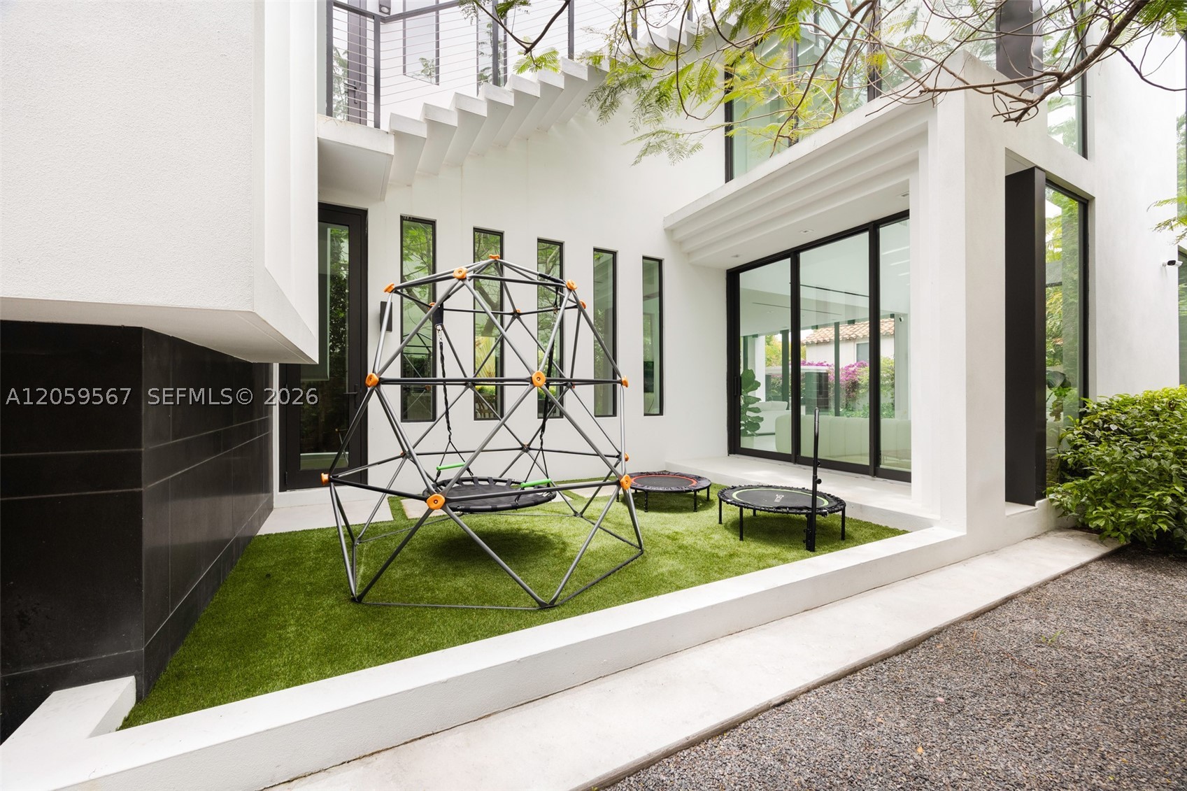 5630 Pine Tree Dr, Miami Beach FL 33140
