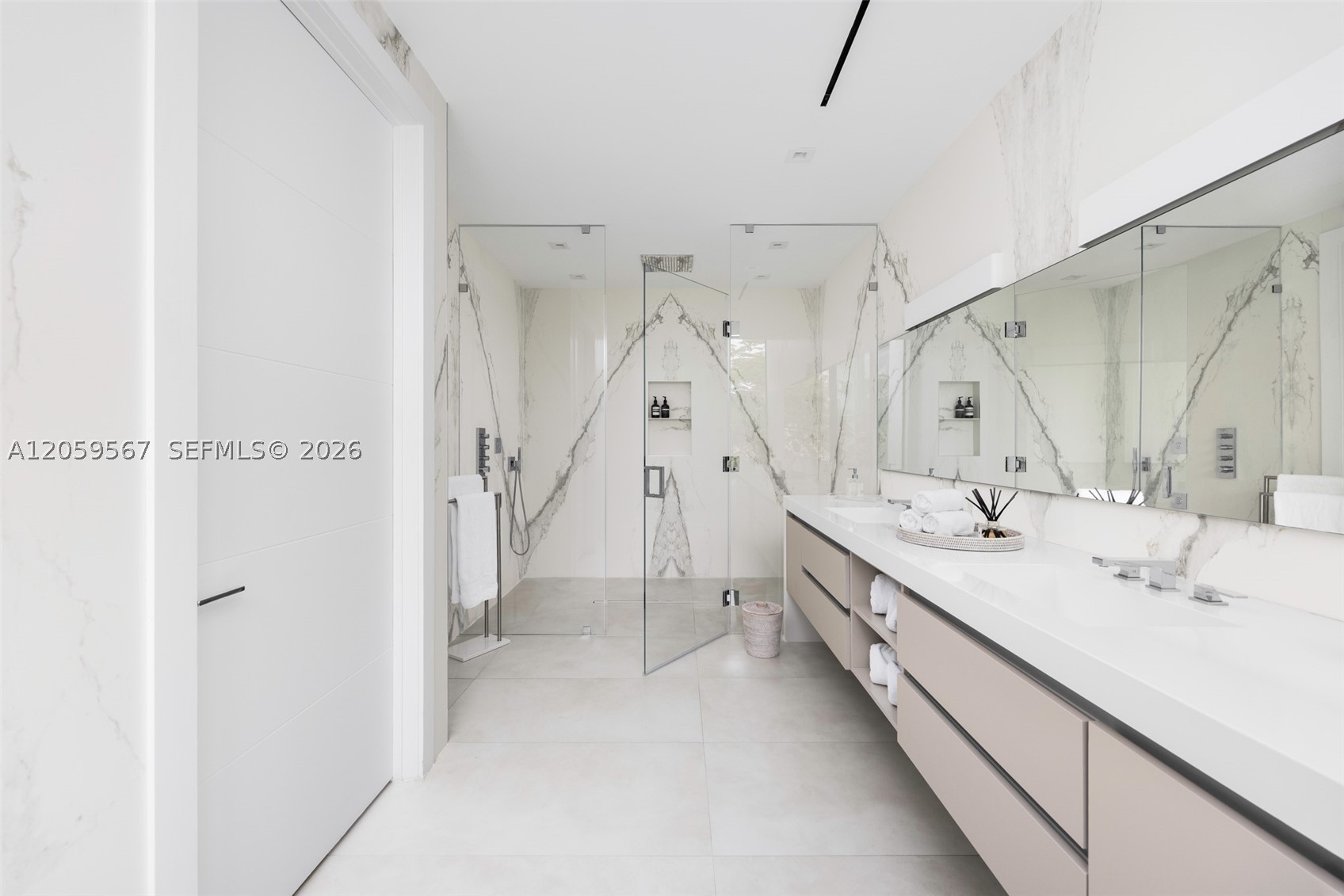 5630 Pine Tree Dr, Miami Beach FL 33140