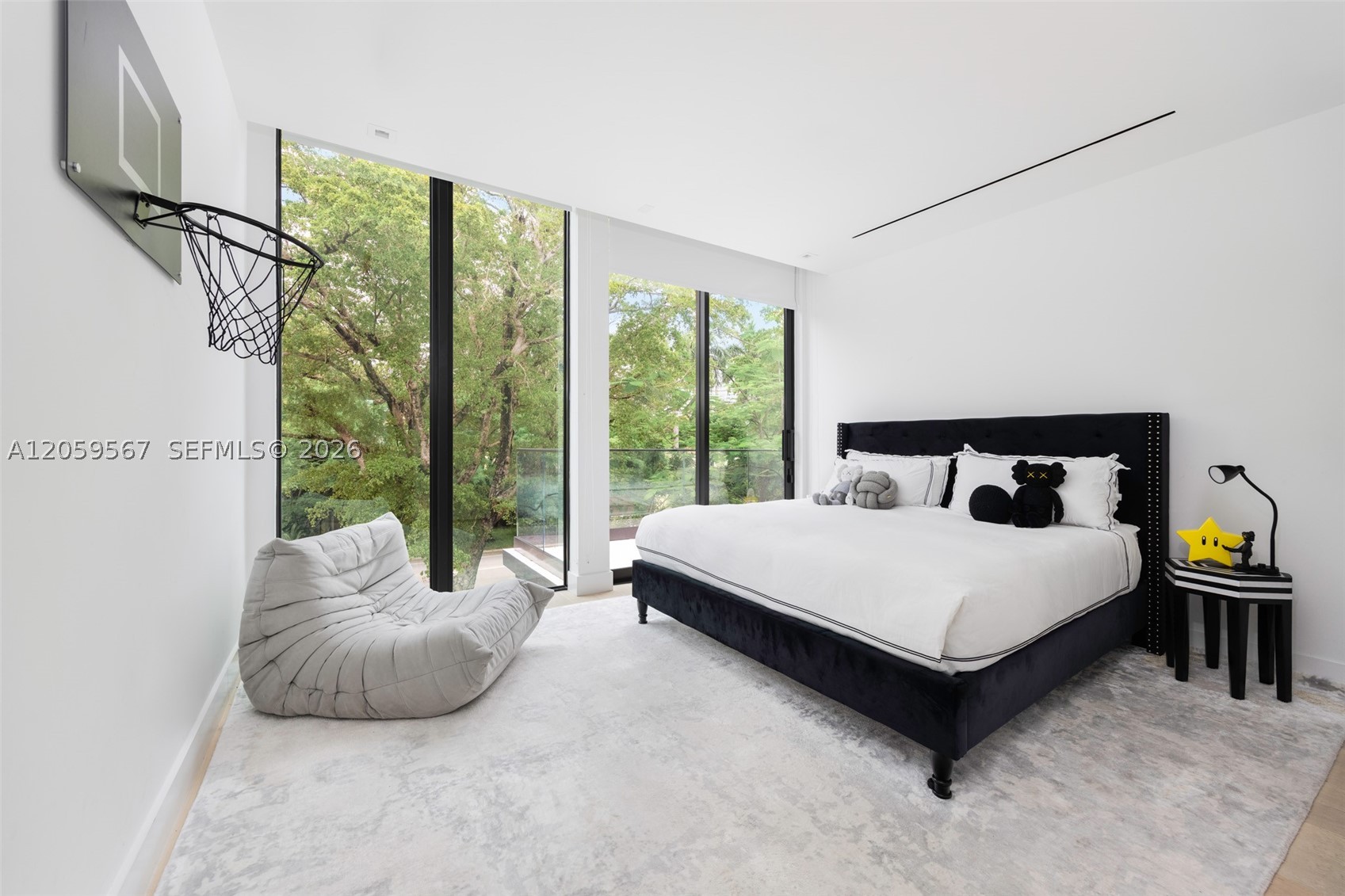 5630 Pine Tree Dr, Miami Beach FL 33140