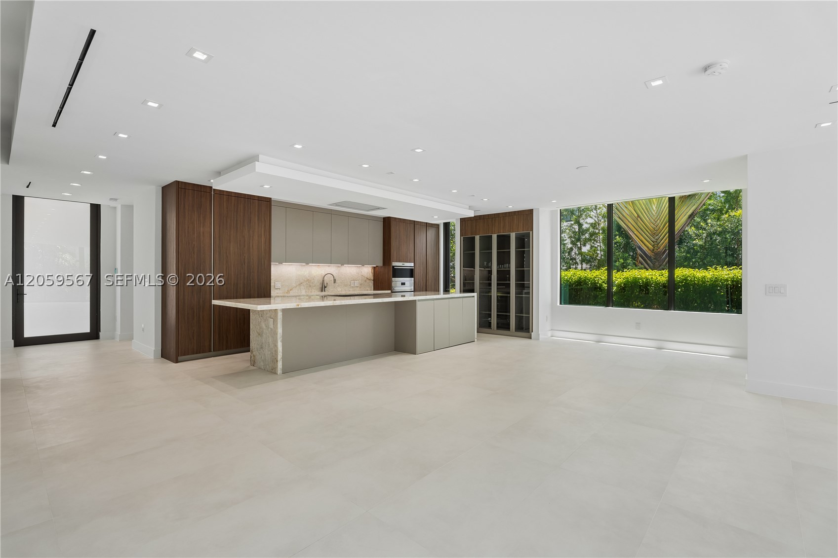 5630 Pine Tree Dr, Miami Beach FL 33140