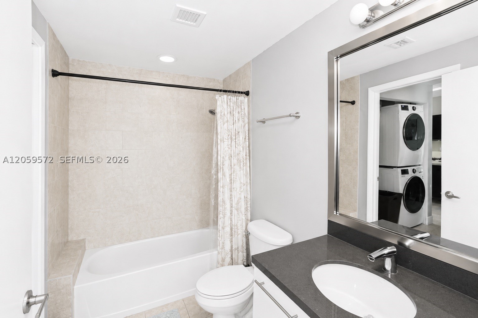 90 SW 3rd St #3212, Miami FL 33130