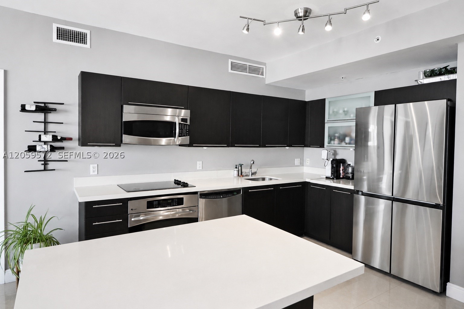 90 SW 3rd St #3212, Miami FL 33130