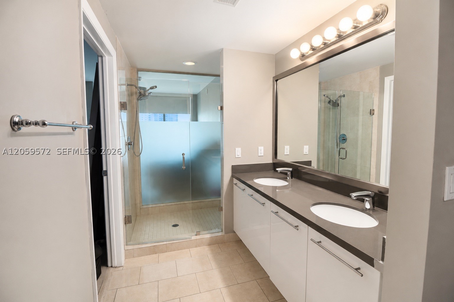 90 SW 3rd St #3212, Miami FL 33130