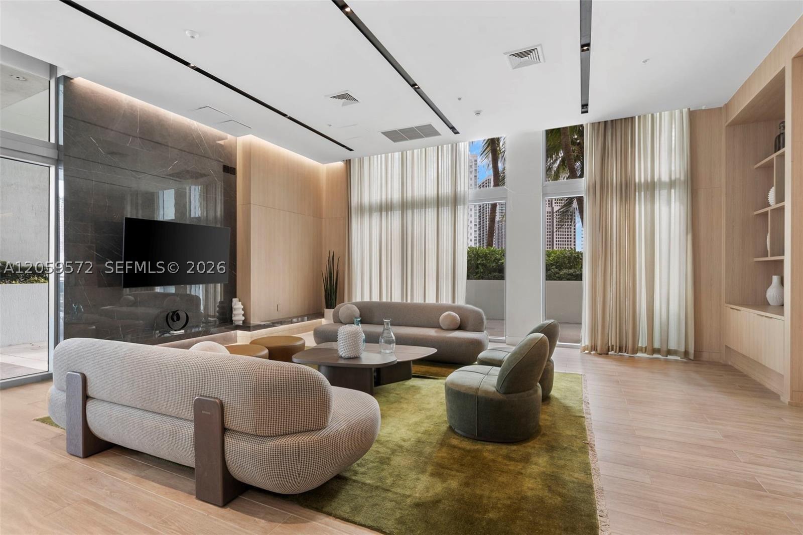 90 SW 3rd St #3212, Miami FL 33130