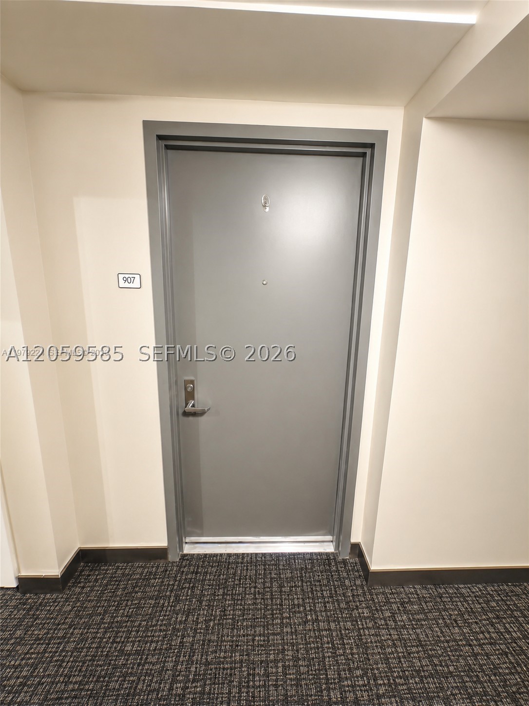 41 SE 5th St #907, Miami FL 33131