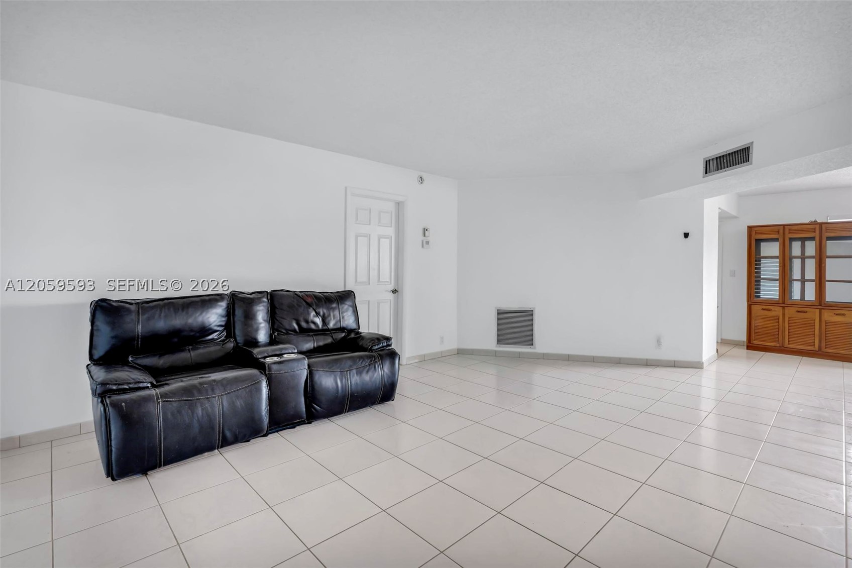3990 NW 42nd Ave #403, Lauderdale Lakes FL 33319