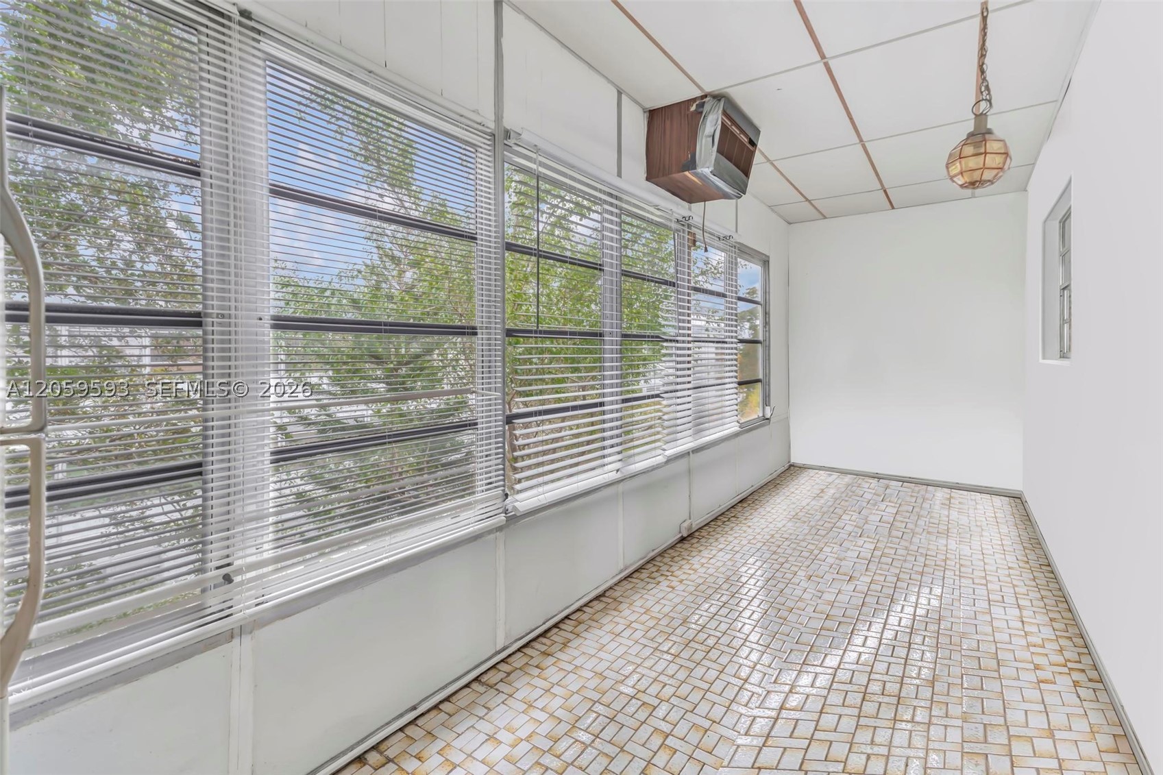3990 NW 42nd Ave #403, Lauderdale Lakes FL 33319