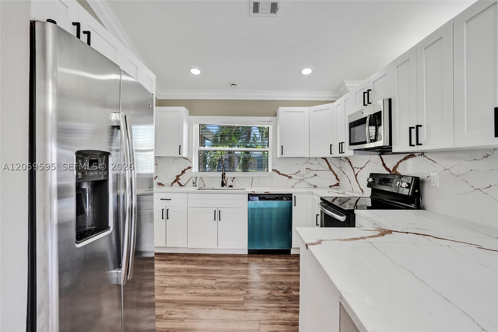 8204 SW 12th St, North Lauderdale FL 33068