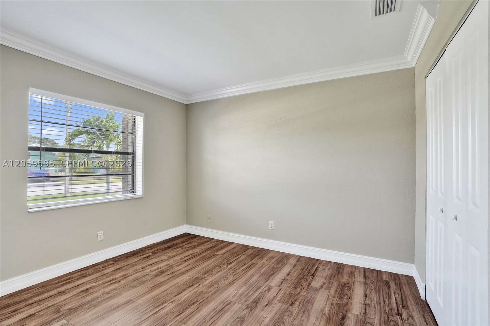 8204 SW 12th St, North Lauderdale FL 33068