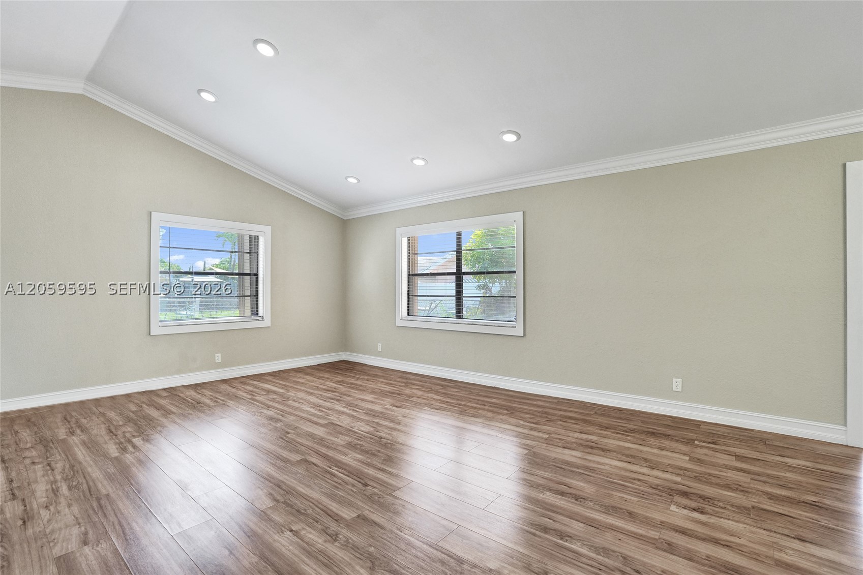 8204 SW 12th St, North Lauderdale FL 33068