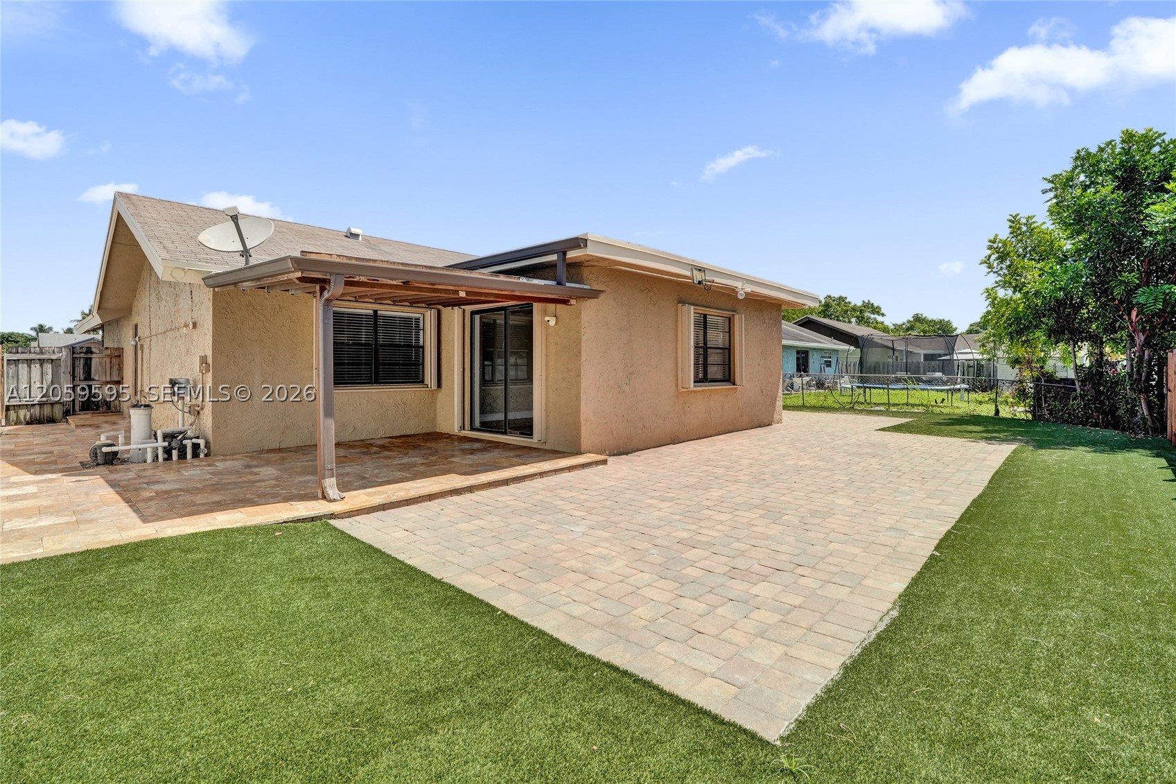 8204 SW 12th St, North Lauderdale FL 33068
