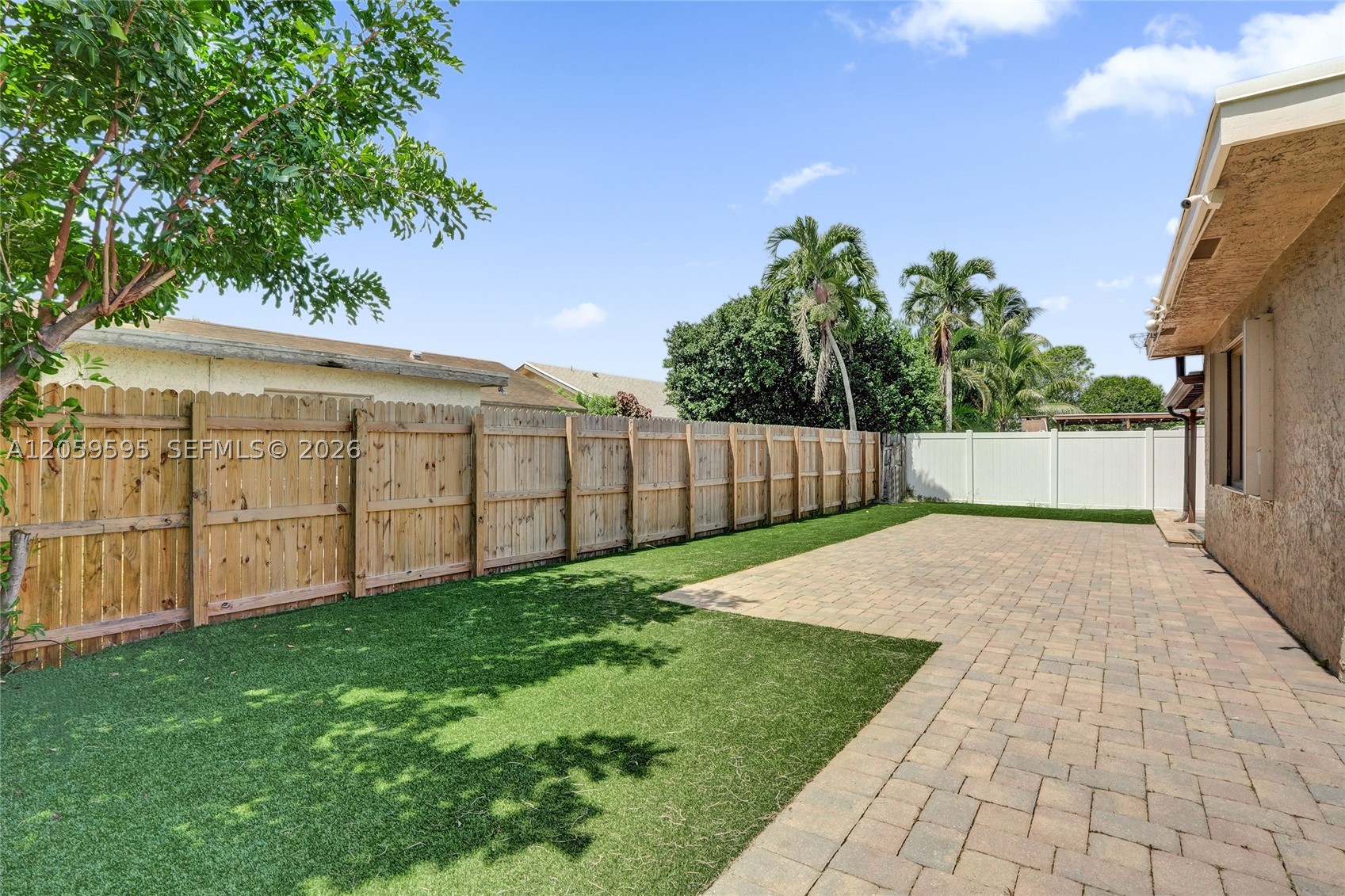 8204 SW 12th St, North Lauderdale FL 33068