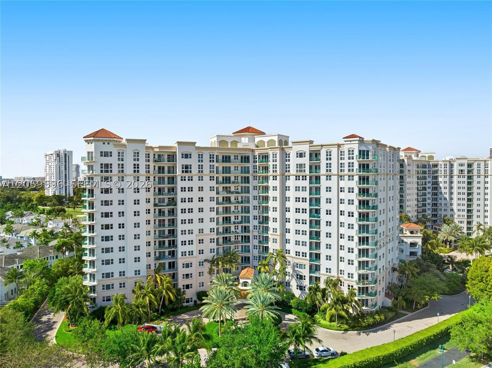 19900 E Country Club Dr #310, Aventura FL 33180