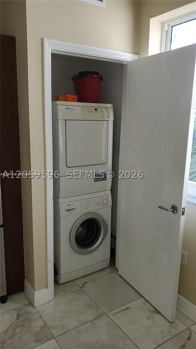 19900 E Country Club Dr #310, Aventura FL 33180