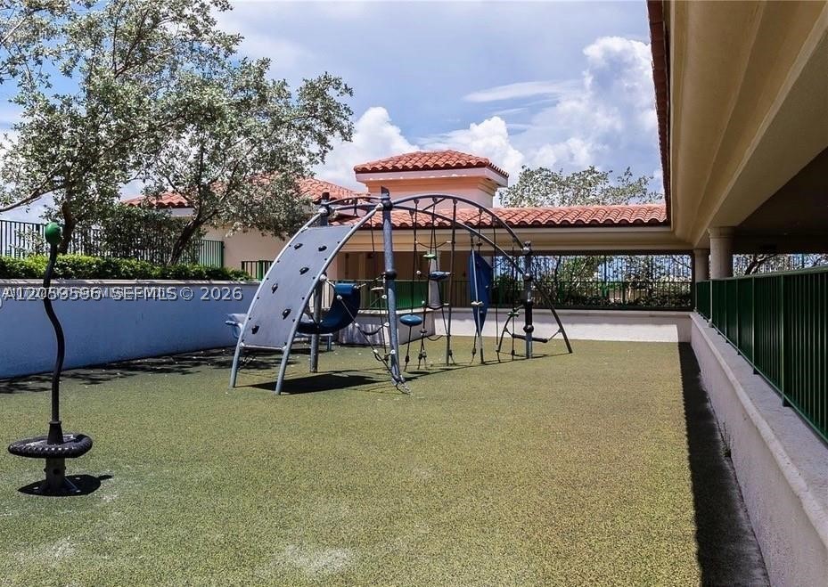 19900 E Country Club Dr #310, Aventura FL 33180