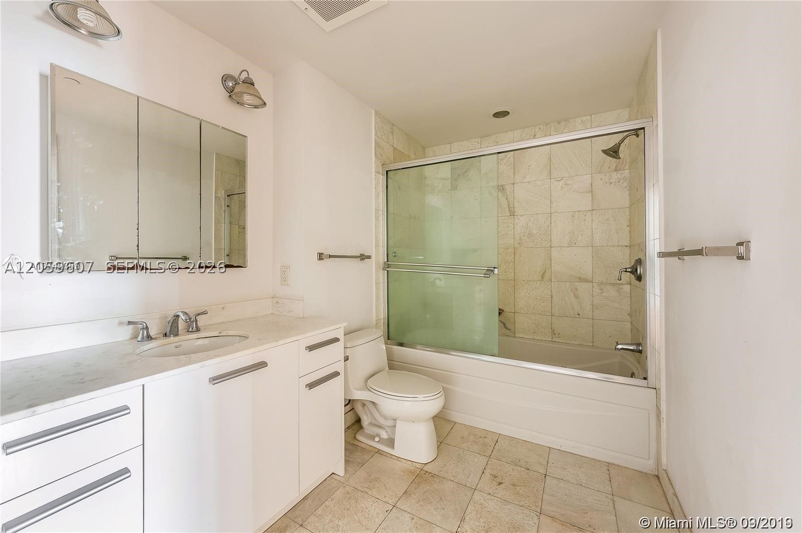 1060 Brickell Avenue #2315, Miami FL 33131