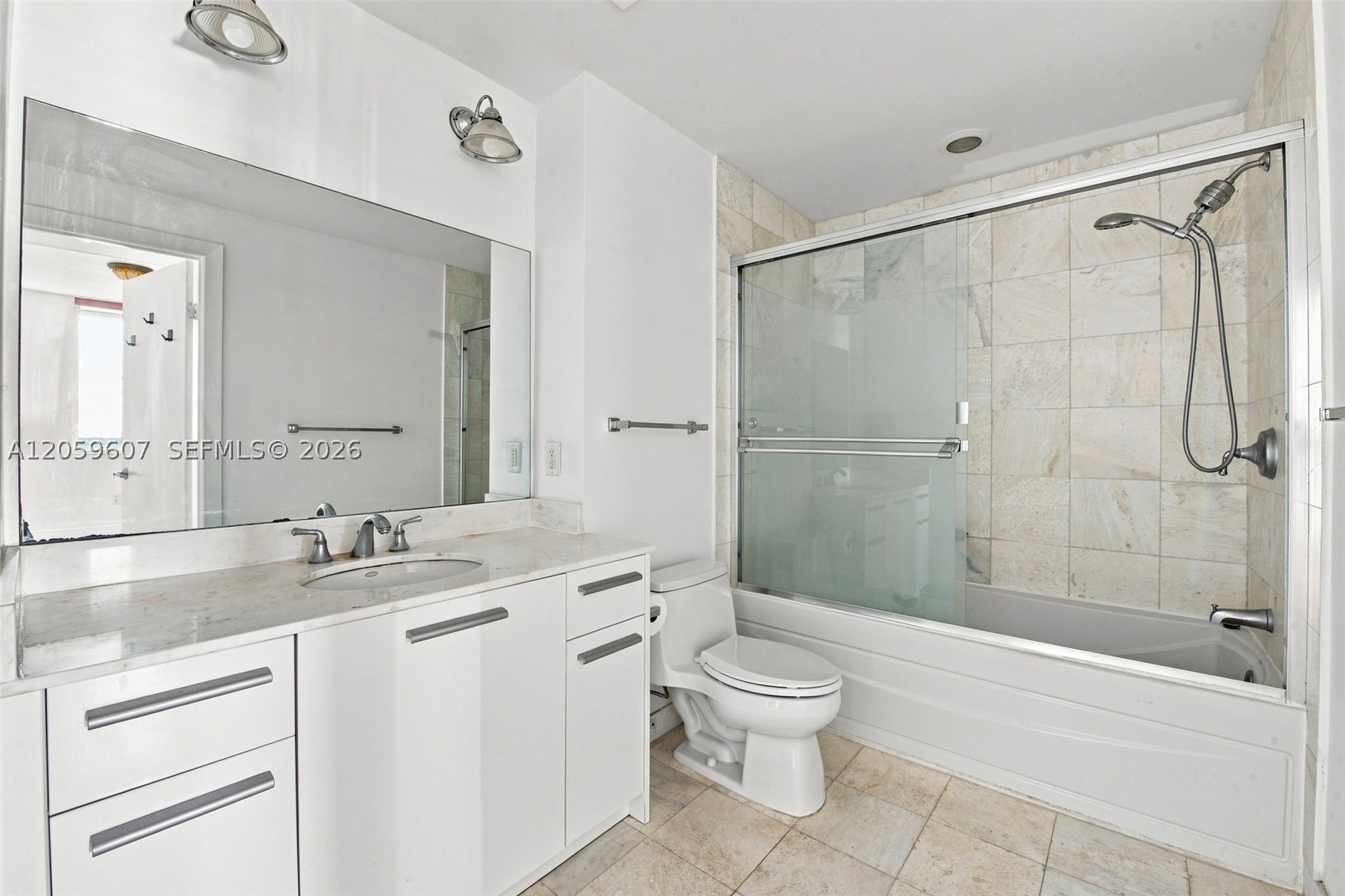 1060 Brickell Avenue #2315, Miami FL 33131