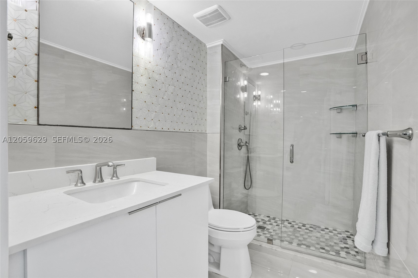 335 S Biscayne Blvd #3807, Miami FL 33131