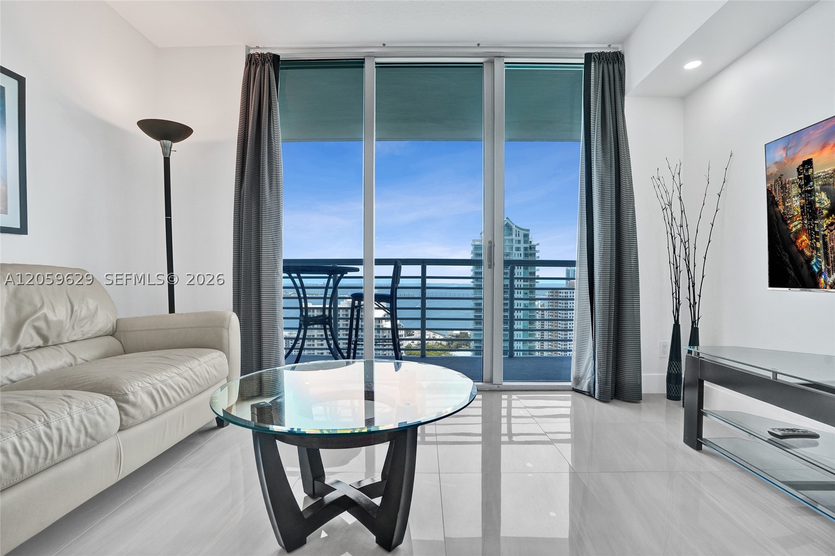 335 S Biscayne Blvd #3807, Miami FL 33131