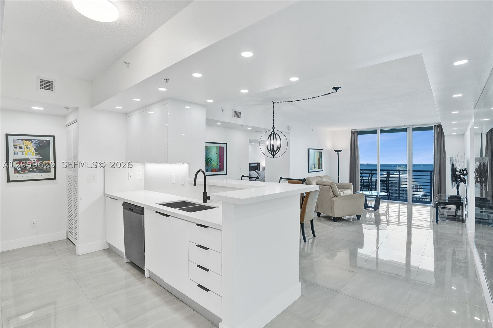 335 S Biscayne Blvd #3807, Miami FL 33131