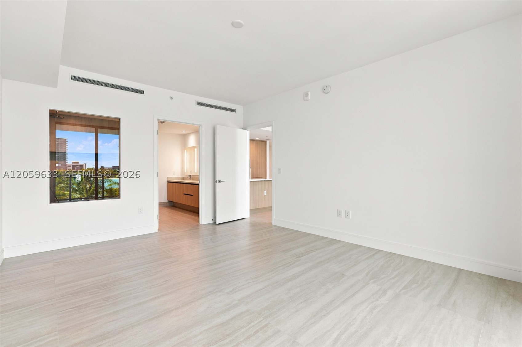 2411 Laguna Circle #209, North Miami FL 33181
