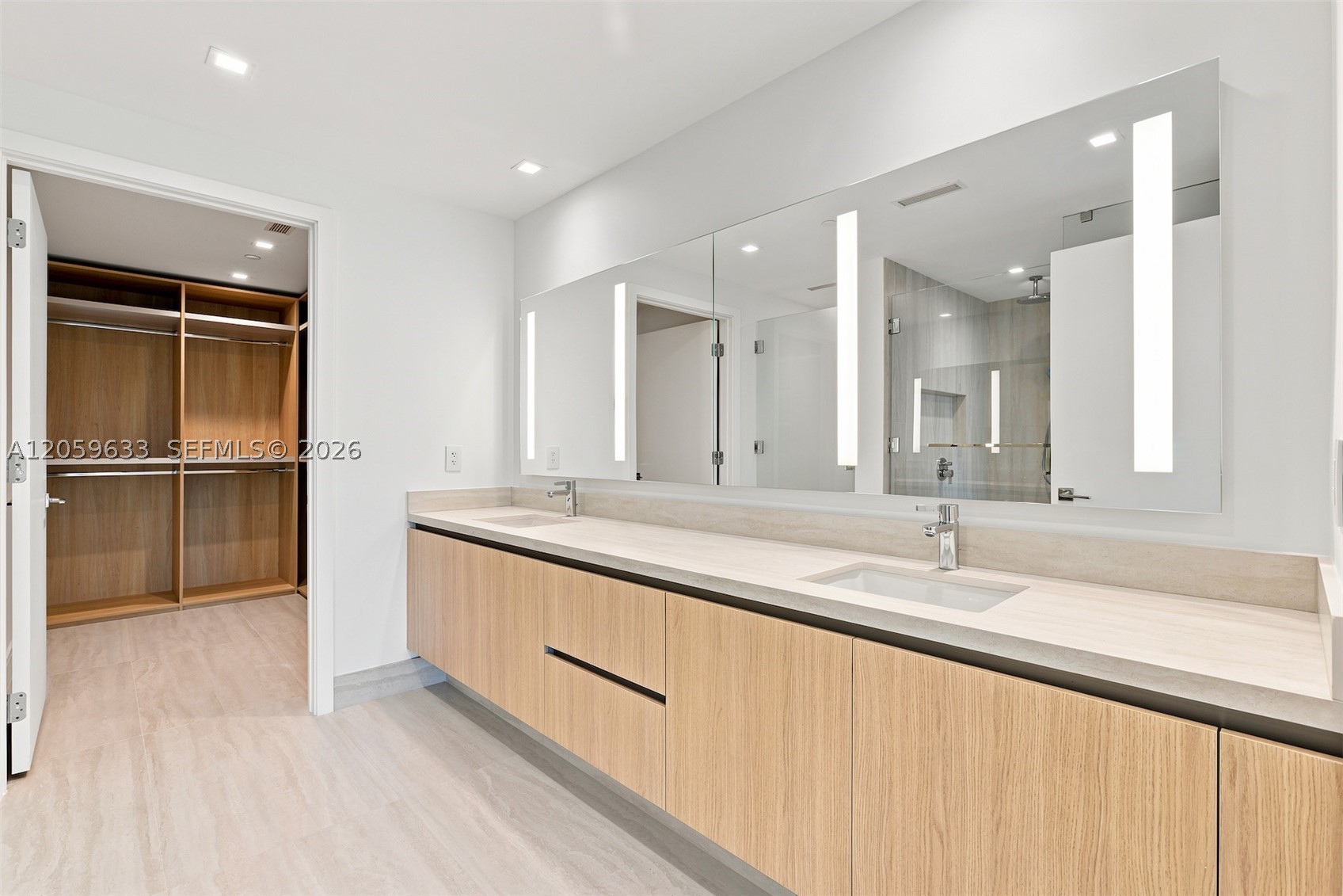 2411 Laguna Circle #209, North Miami FL 33181