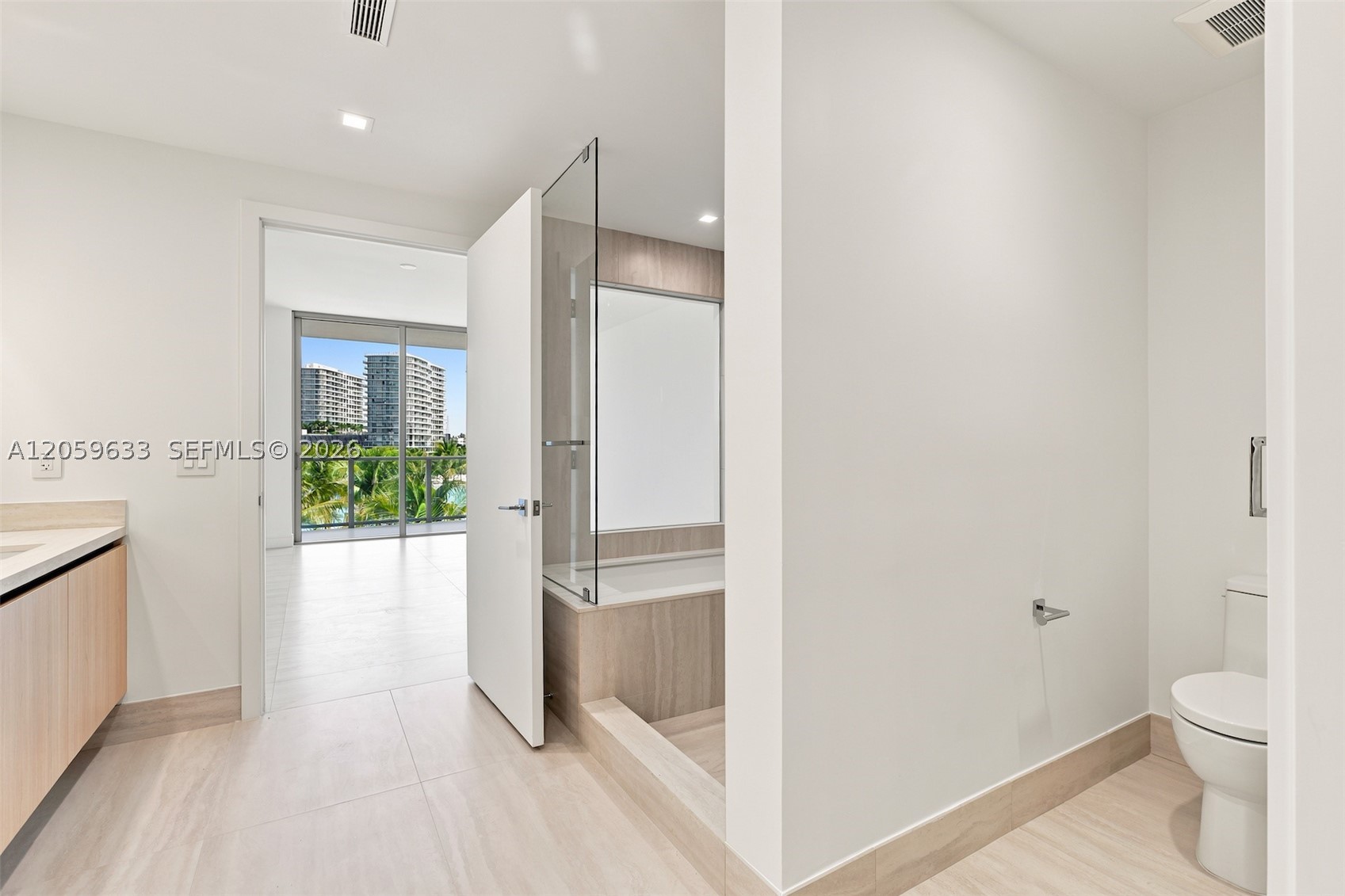 2411 Laguna Circle #209, North Miami FL 33181