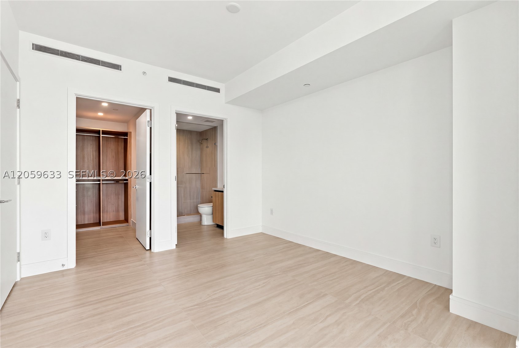 2411 Laguna Circle #209, North Miami FL 33181
