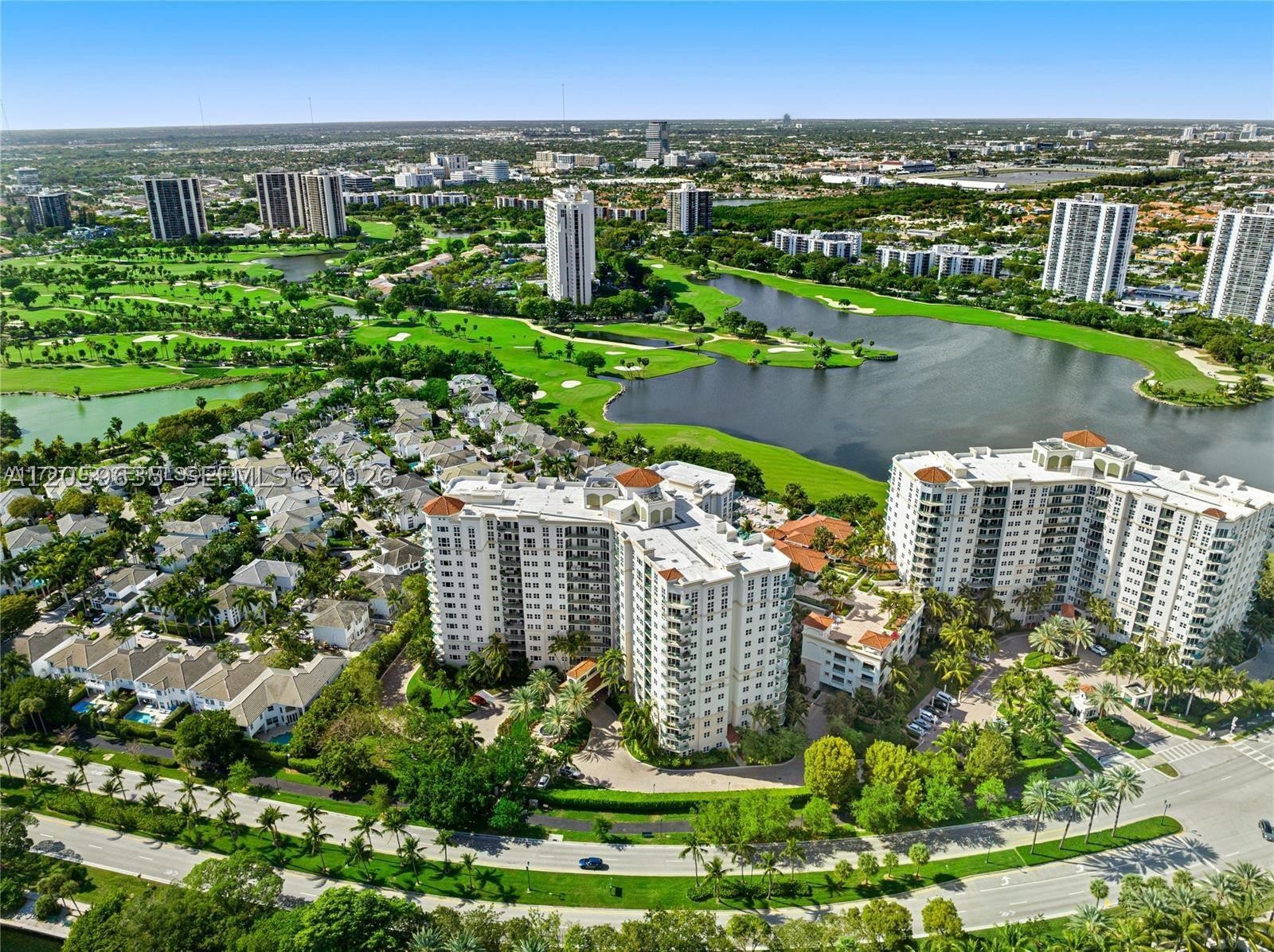 19900 E Country Club Dr #310, Aventura FL 33180
