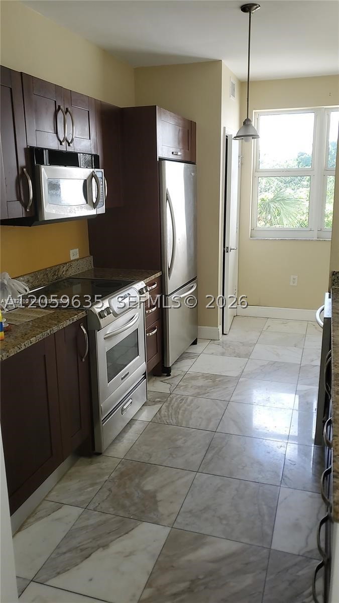 19900 E Country Club Dr #310, Aventura FL 33180