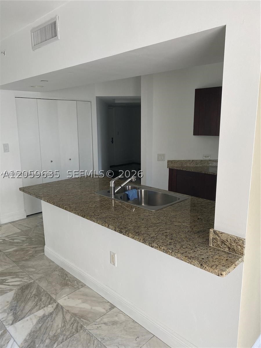 19900 E Country Club Dr #310, Aventura FL 33180