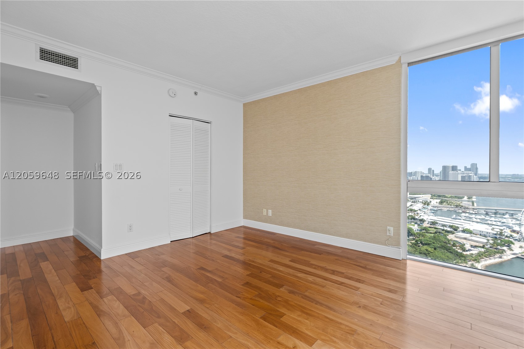 335 S Biscayne Blvd #4112, Miami FL 33131