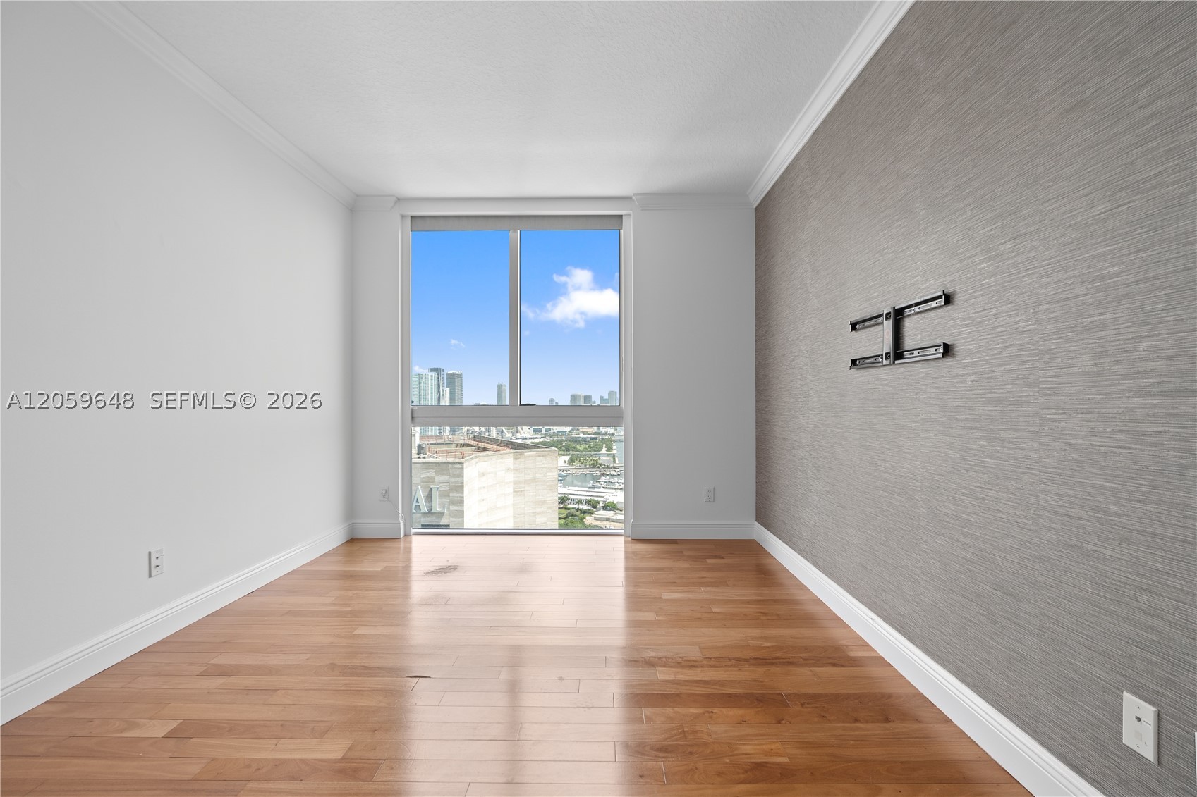 335 S Biscayne Blvd #4112, Miami FL 33131