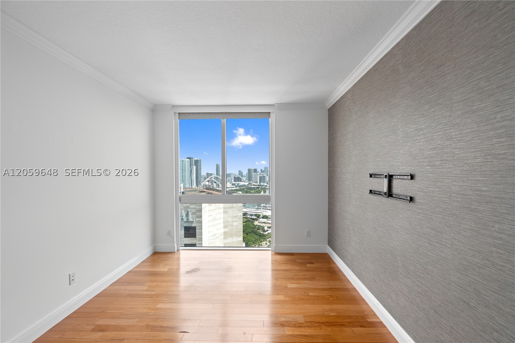 335 S Biscayne Blvd #4112, Miami FL 33131
