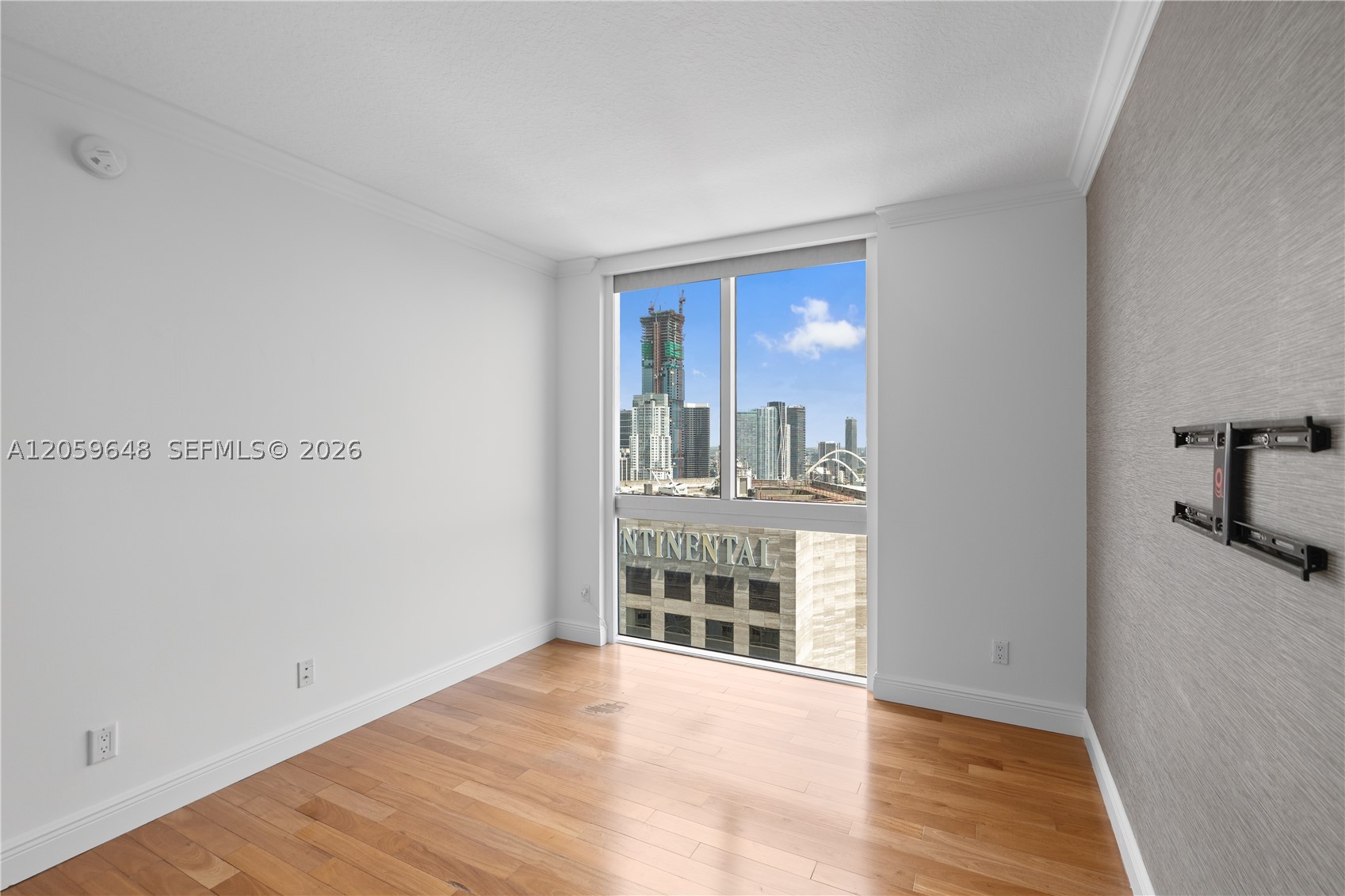 335 S Biscayne Blvd #4112, Miami FL 33131