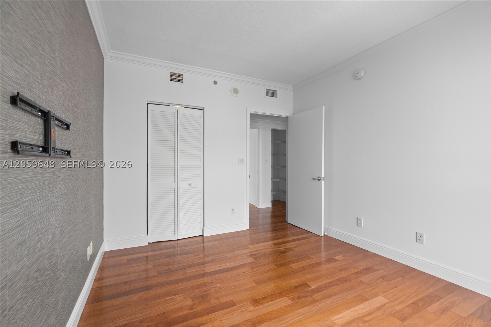 335 S Biscayne Blvd #4112, Miami FL 33131