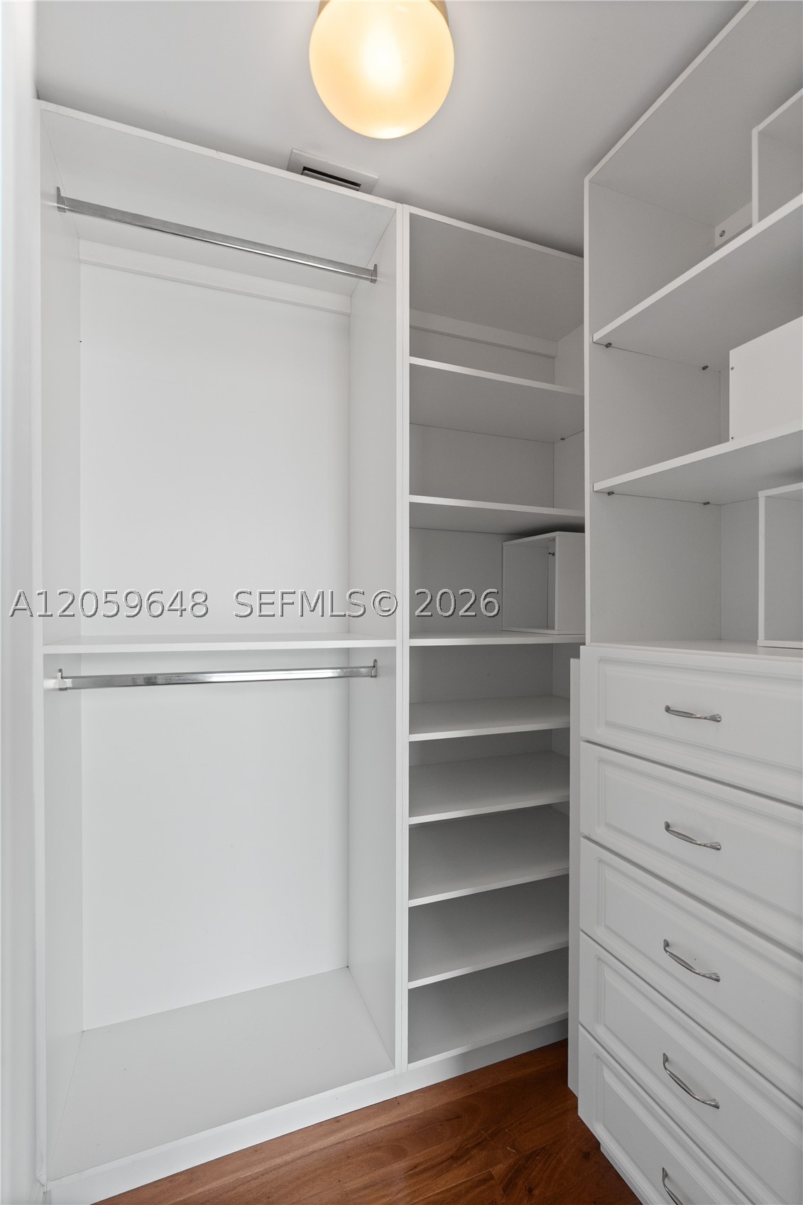 335 S Biscayne Blvd #4112, Miami FL 33131