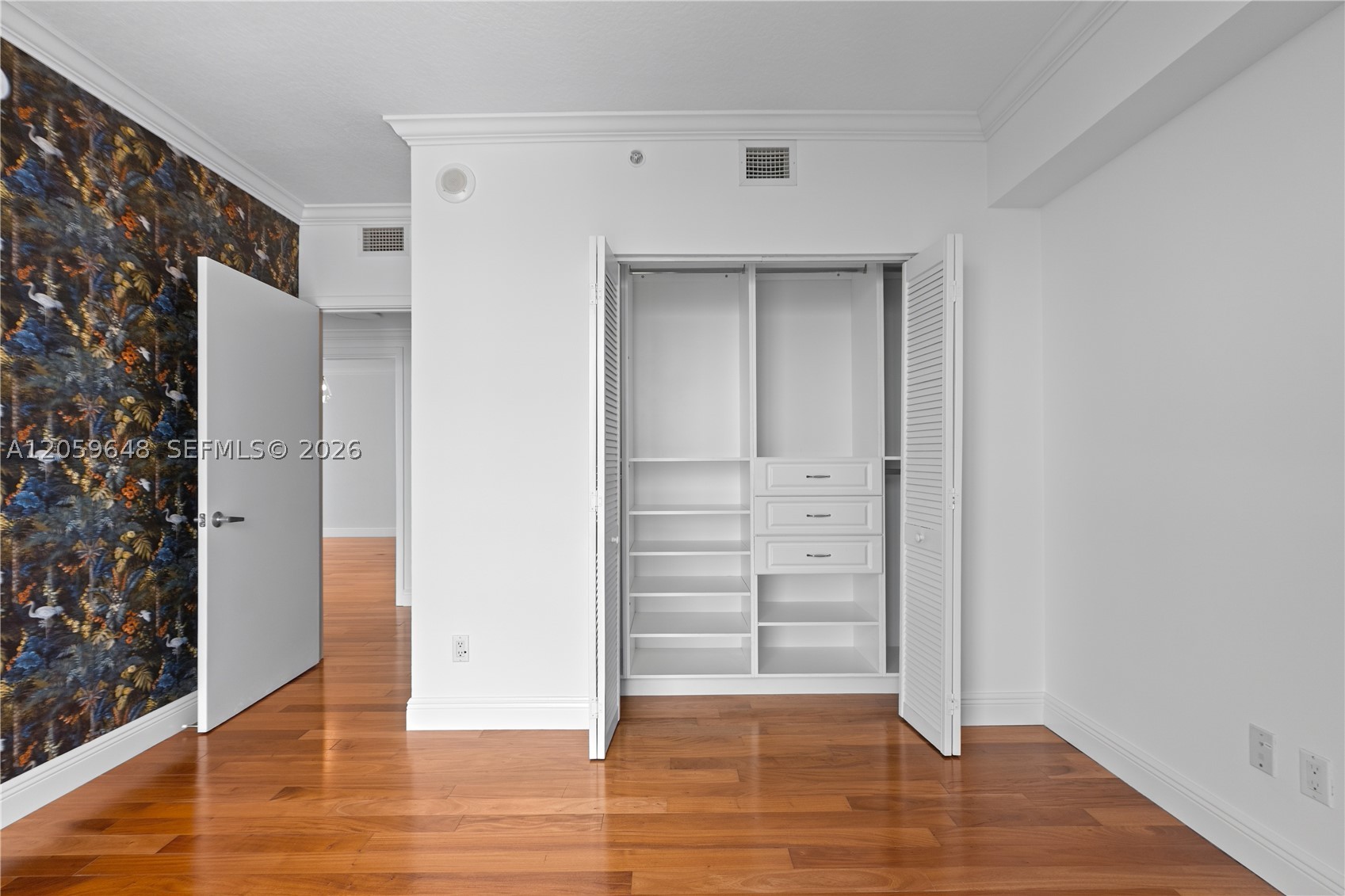 335 S Biscayne Blvd #4112, Miami FL 33131