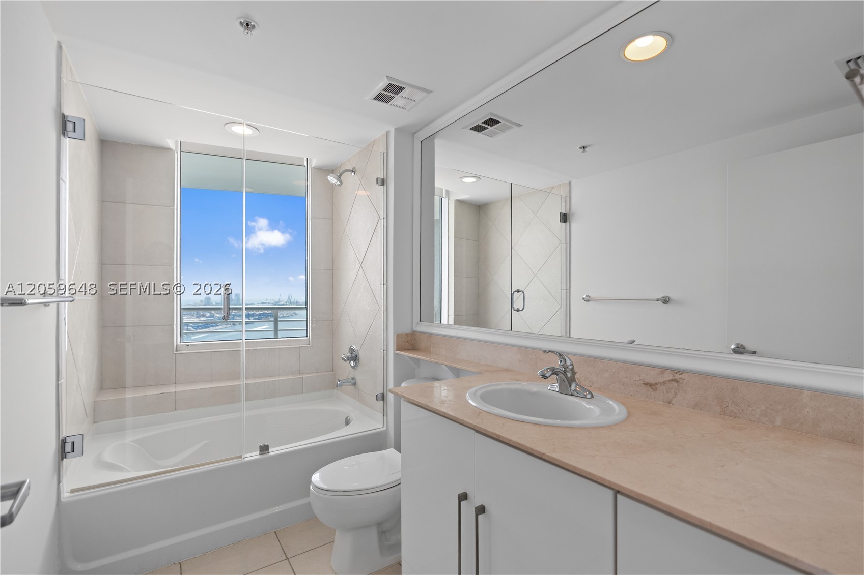 335 S Biscayne Blvd #4112, Miami FL 33131