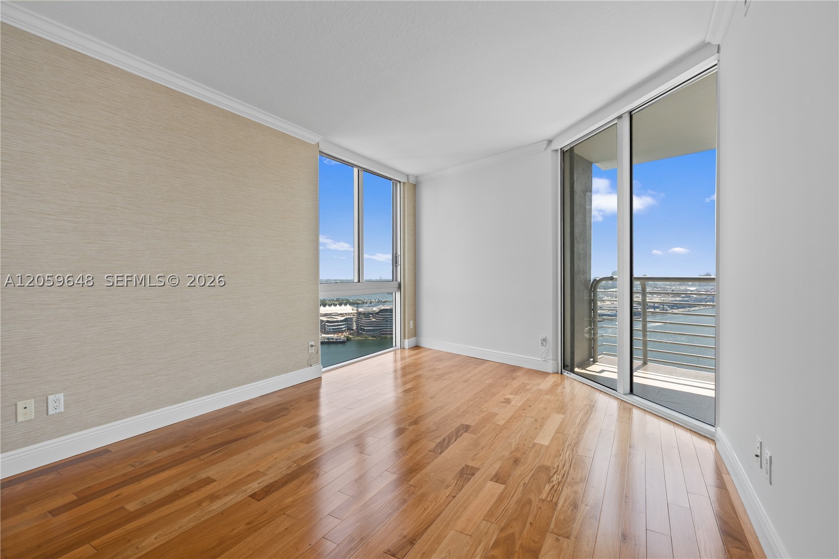 335 S Biscayne Blvd #4112, Miami FL 33131