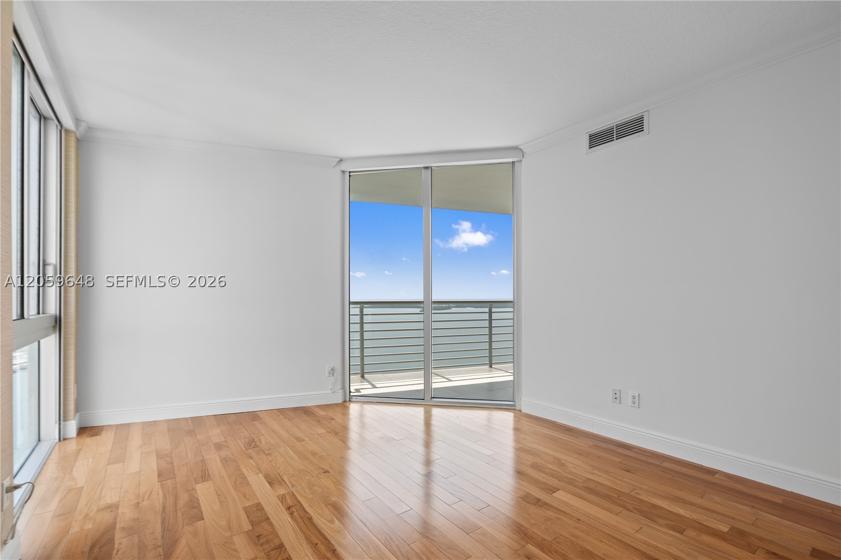 335 S Biscayne Blvd #4112, Miami FL 33131