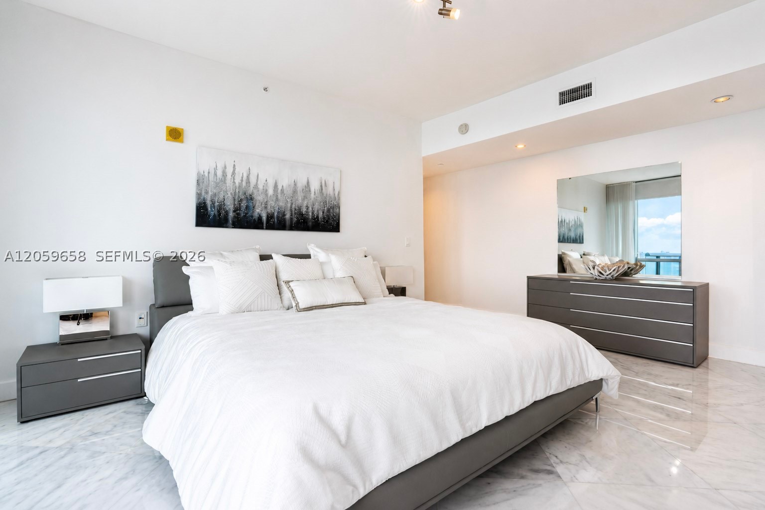 17121 COLLINS AV #2108, Sunny Isles Beach FL 33160