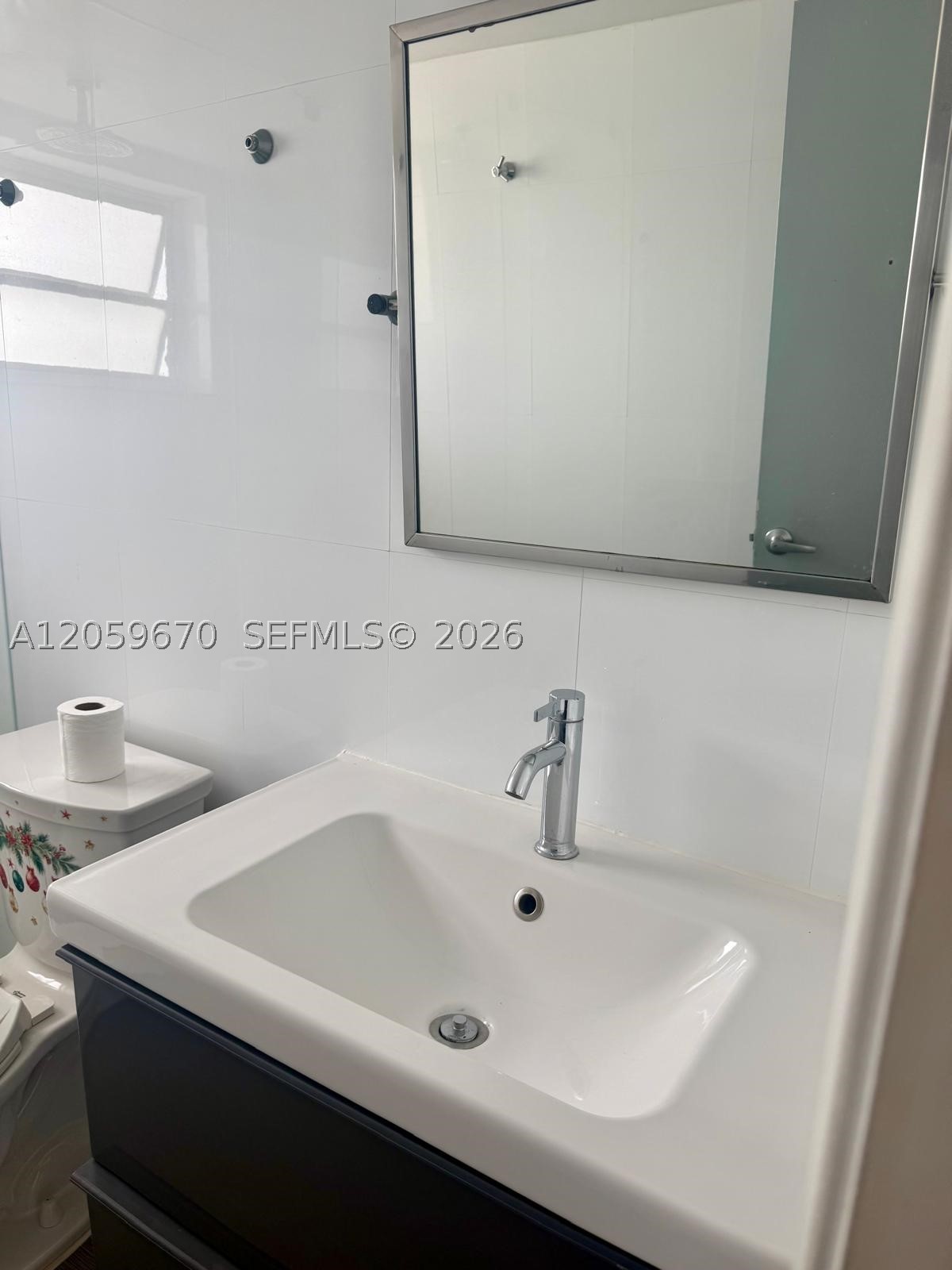 1736 SW 19th St #404, Miami FL 33145