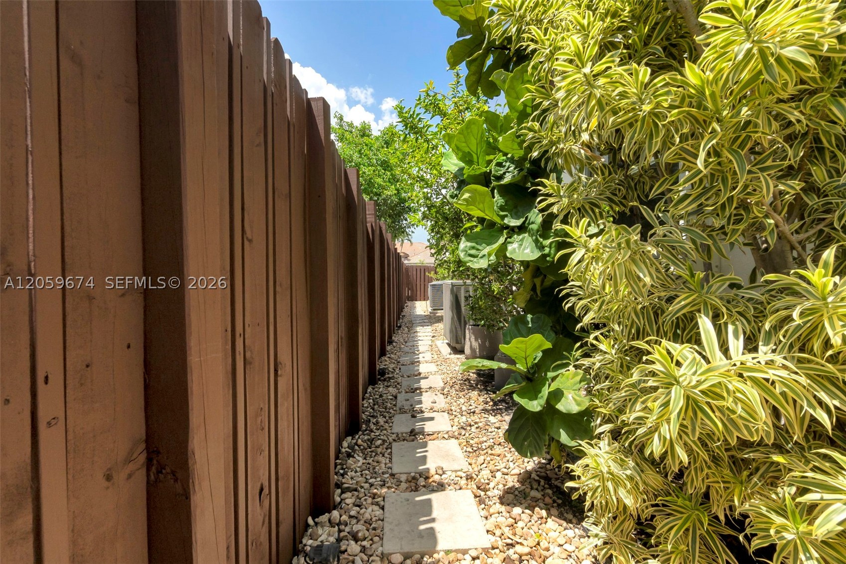 13746 NW 21st St, Pembroke Pines FL 33028