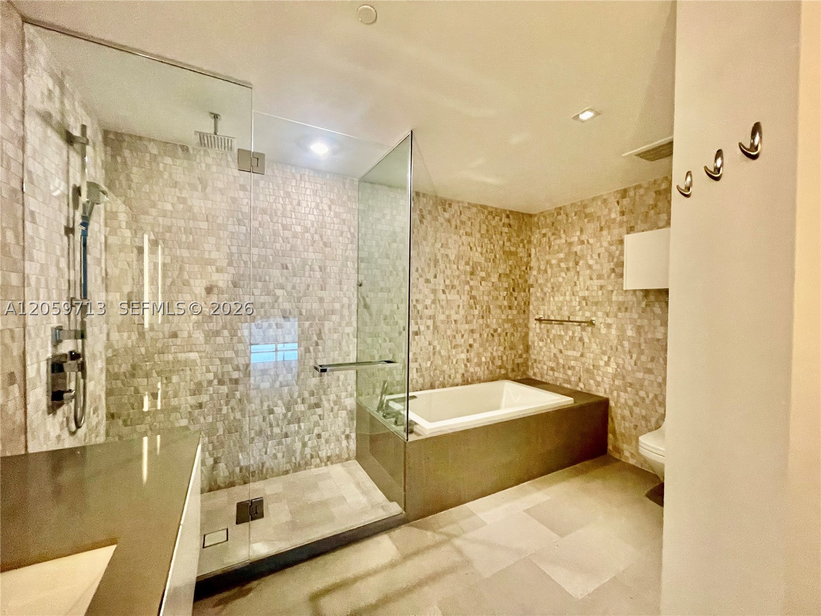 88 SW 7th St #2902, Miami FL 33130