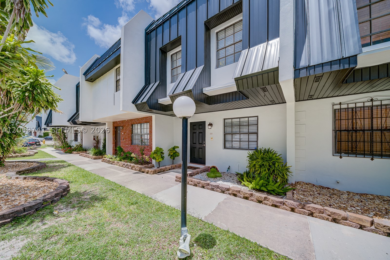 5555 Ludlam Rd #106, South Miami FL 33155