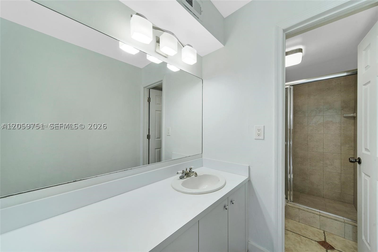 2016 Bay Dr #304, Miami Beach FL 33141