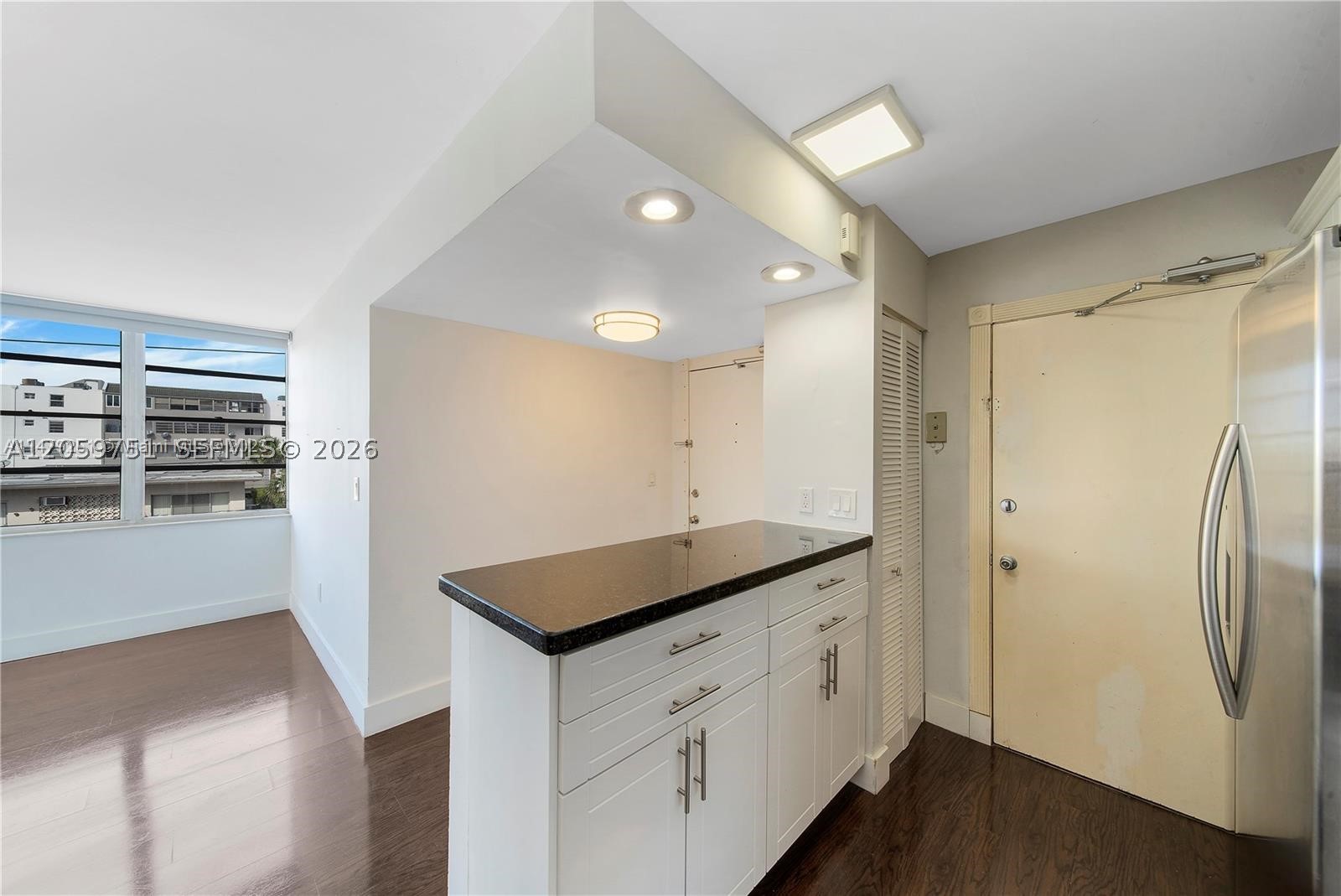 2016 Bay Dr #304, Miami Beach FL 33141