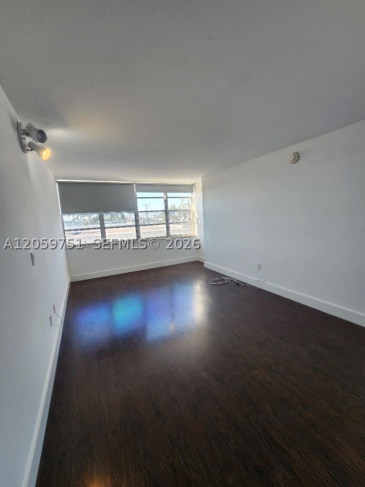 2016 Bay Dr #304, Miami Beach FL 33141