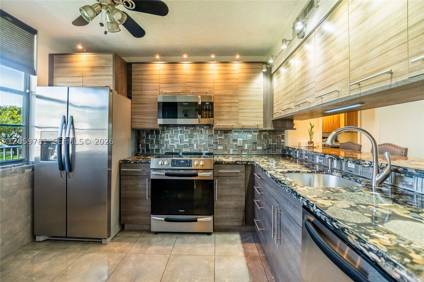 1508 S WHITEHALL #206, Davie FL 33324